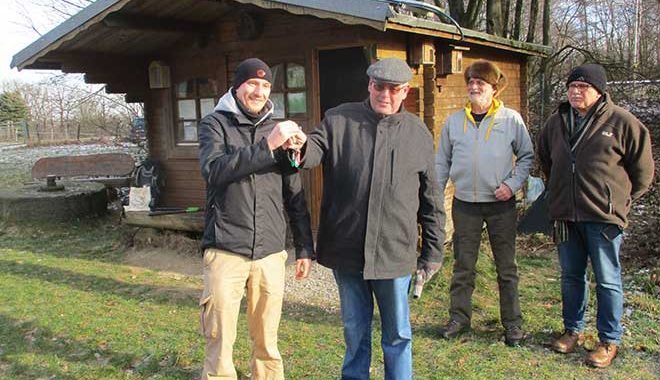 AGU übergibt Grundstücke an die Biologische Station EN
